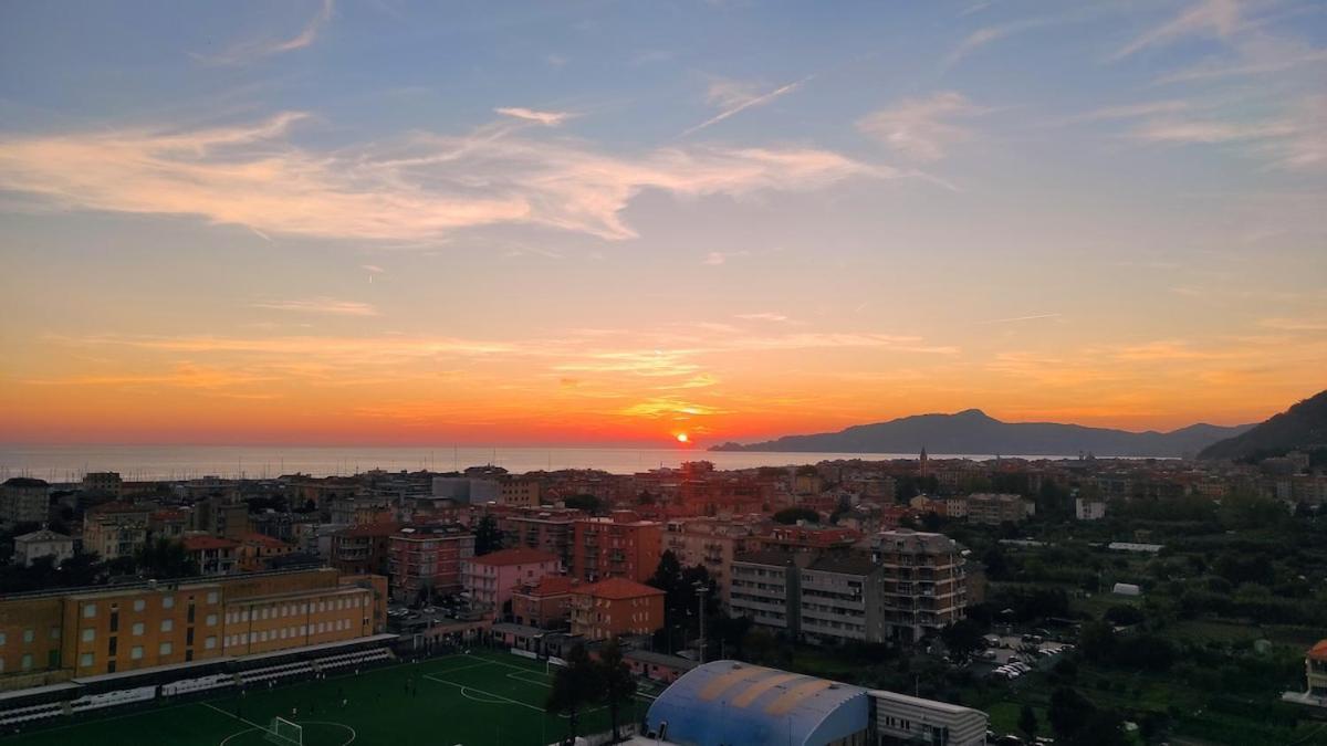 Super Vista Al Grattacielo Di Lavagna公寓 外观 照片